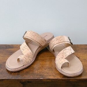 BareTraps Tan & Cork Sandals size 8.5